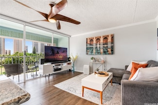 430 Keoniana St Unit 202, Honolulu, HI 96815