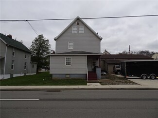 403 S 4th St, Youngwood, PA 15697