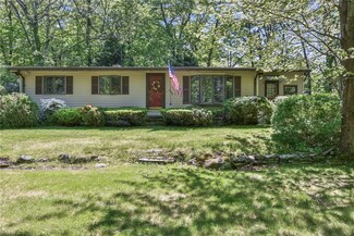 200 Tillinghast Rd, East Greenwich, RI 02818