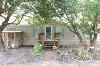 171 Beacon St, Carrabelle, FL 32322