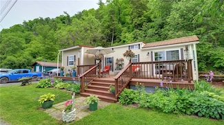 1272 Honoco Rd, Aurora, NY 13026
