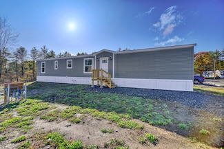 4 Valerie Ln, Waterville, ME 04901