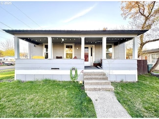 1402 N Cherry St, La Grande, OR 97850