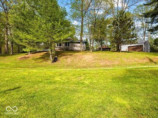 6827 S 500 W, Trafalgar, IN 46181