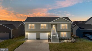 154 Aylesbury Ln, Martinsburg, WV 25403