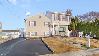 233 Walnut Ave, Pompton Lakes, NJ 07442