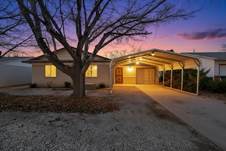 1819 Luthy Dr NE, Albuquerque, NM 87112