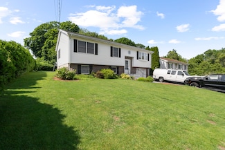 63 Johl Dr, Groton, CT 06340