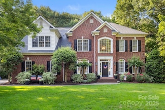 4389 Enchantment Cove Ln, Charlotte, NC 28216