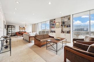1801 Lavaca St Unit 9J, Austin, TX 78701
