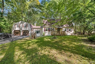 26 Bull Pine Rd, East Stroudsburg, PA 18301