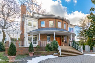 78 University Place, Staten Island, NY 10301