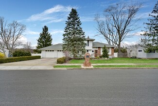 41 Alan Terrace, Howell, NJ 07731