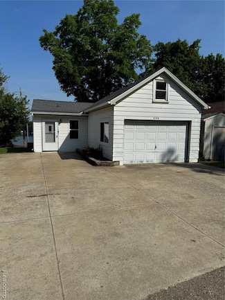 256 Oglethorpe Dr, Lapeer, MI 48446