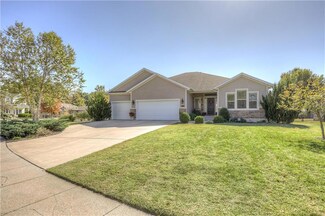 1306 Cedar Crest Dr, Pittsburg, KS 66762