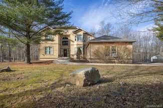 85 York Rd S, Bloomingburg, NY 12721