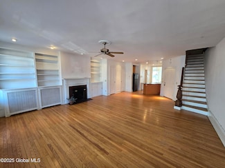 94 Chestnut St, Albany, NY 12210