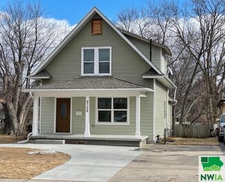 2106 Rebecca St, Sioux City, IA 51103