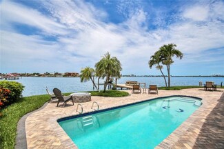16122 6th St E, Redington Beach, FL 33708