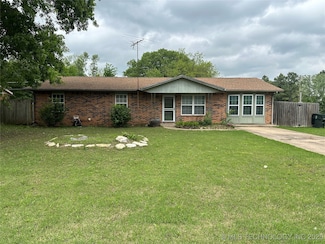 401 Creek Dr, Okmulgee, OK 74447