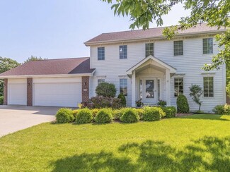 904 Park Cir, Huxley, IA 50124