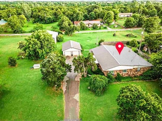 5717 NE King Rd, Apache, OK 73006