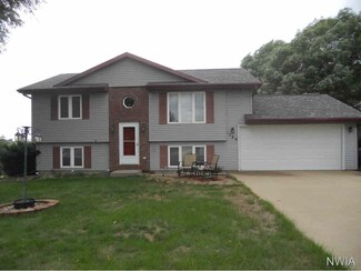 1789 Sunset Dr SW, Le Mars, IA 51031