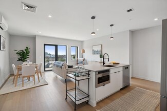 75 Chestnut St Unit 703, Portland, ME 04101