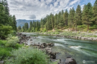 9864 E Leavenworth Rd, Leavenworth, WA 98826