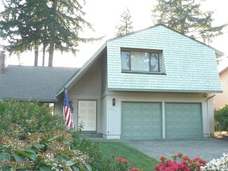 4751 91st Ave SE, Mercer Island, WA 98040