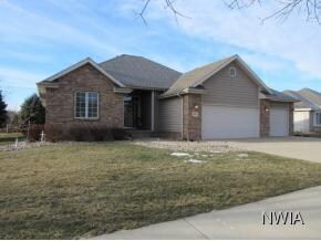 500 Oxbow Trail, Dakota Dunes, SD 57049