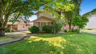 1662 S Chicago Ave, Freeport, IL 61032