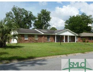 1 Winoca Dr, Savannah, GA 31408