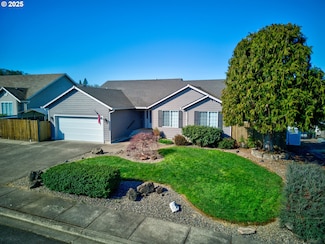 307 Cambridge Dr, Sutherlin, OR 97479