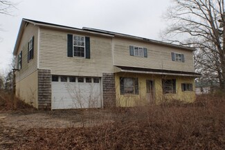 808 Rose Creek Rd, Selmer, TN 38375