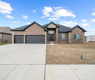 8489 Cobblestone Dr, Newport, MI 48166