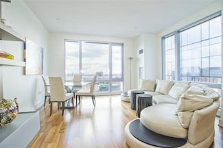 500 Atlantic Ave Unit 17M, Boston, MA 02210