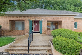 5801 Cove Landing Rd Unit 204, Burke, VA 22015