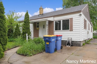 853 California St NW, Grand Rapids, MI 49504