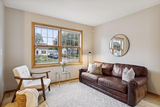 1364 Barclay St, Saint Paul, MN 55106