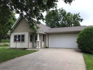 1943 Norway Ave, Windom, MN 56101