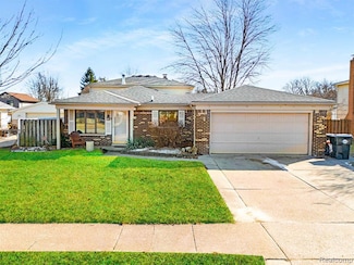 22273 Collette St, Woodhaven, MI 48183