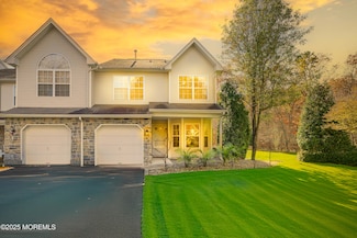 11 Saratoga Ct, Neptune, NJ 07753