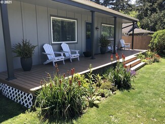 13 Geer Cir, Port Orford, OR 97465
