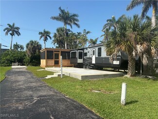 13051 Point Breeze Dr, Iona, FL 33908