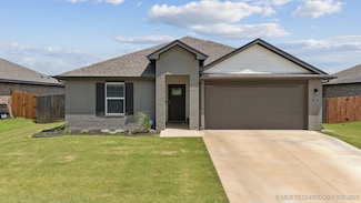 1204 Sunstone St, Claremore, OK 74017