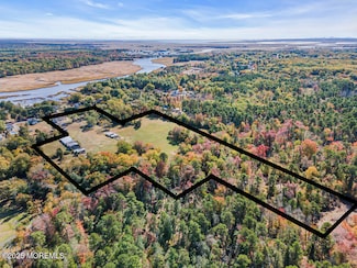 87 N Maple Ave, Tuckerton, NJ 08087