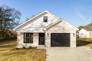 2018 Saxton Dr, Florence, AL 35630