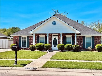 2908 S Lake Blvd, Violet, LA 70092
