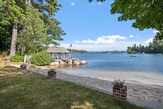 208 Forest Rd, Wolfeboro, NH 03894